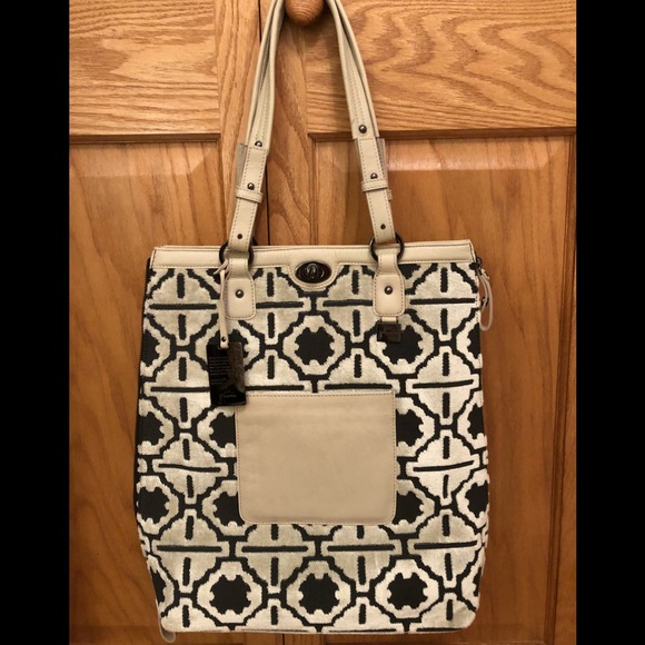 Petunia Troubadour Velvet Tote - Picture 1 of 8